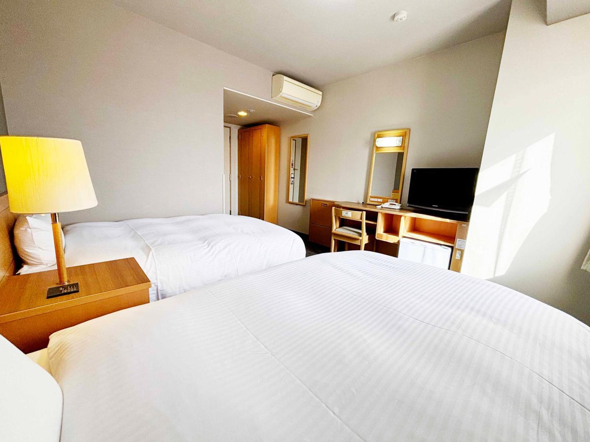 Route Inn Grantia Hanyu Spa Resort Bagian luar foto