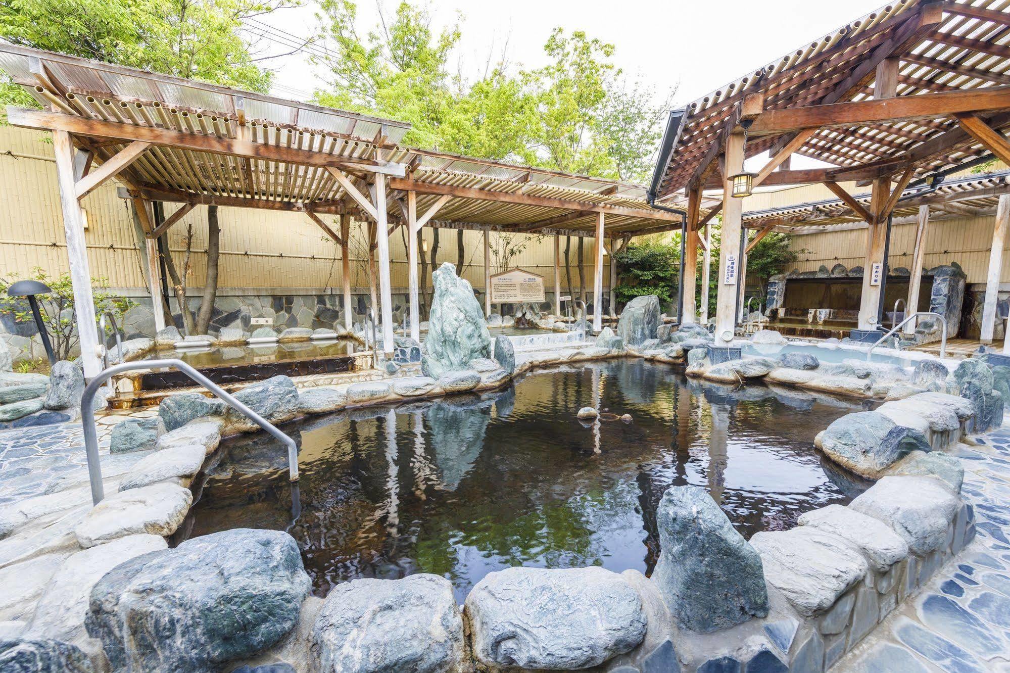 Route Inn Grantia Hanyu Spa Resort Bagian luar foto