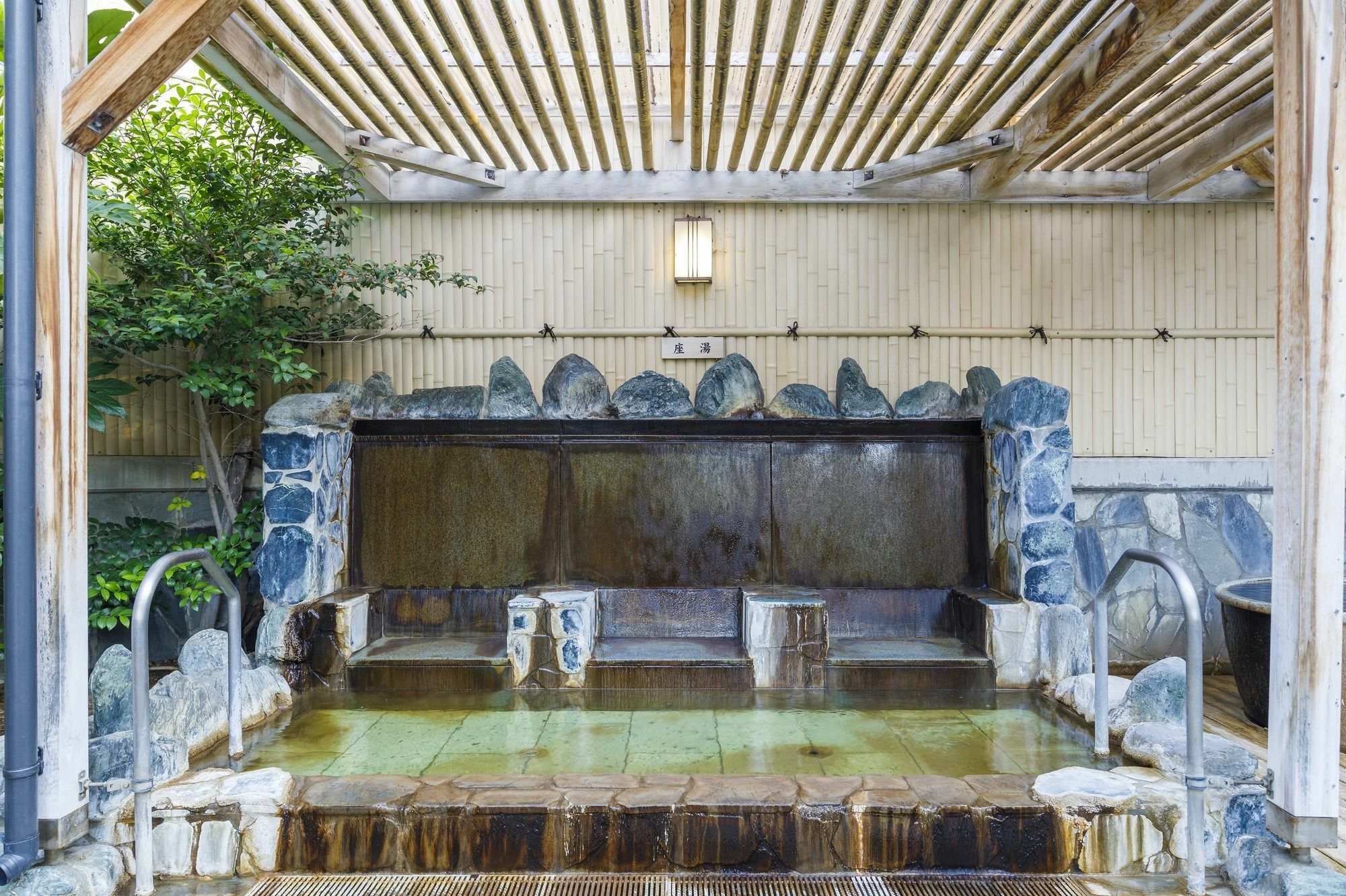 Route Inn Grantia Hanyu Spa Resort Bagian luar foto